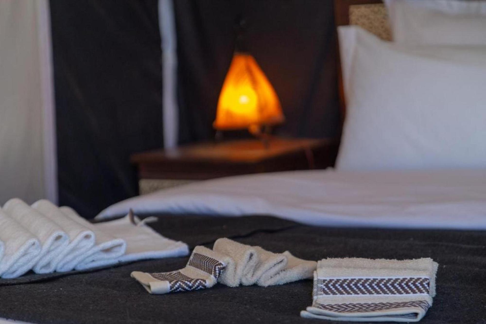 Zahra Luxury Desert Camp เมอร์ซูกา ภายนอก รูปภาพ