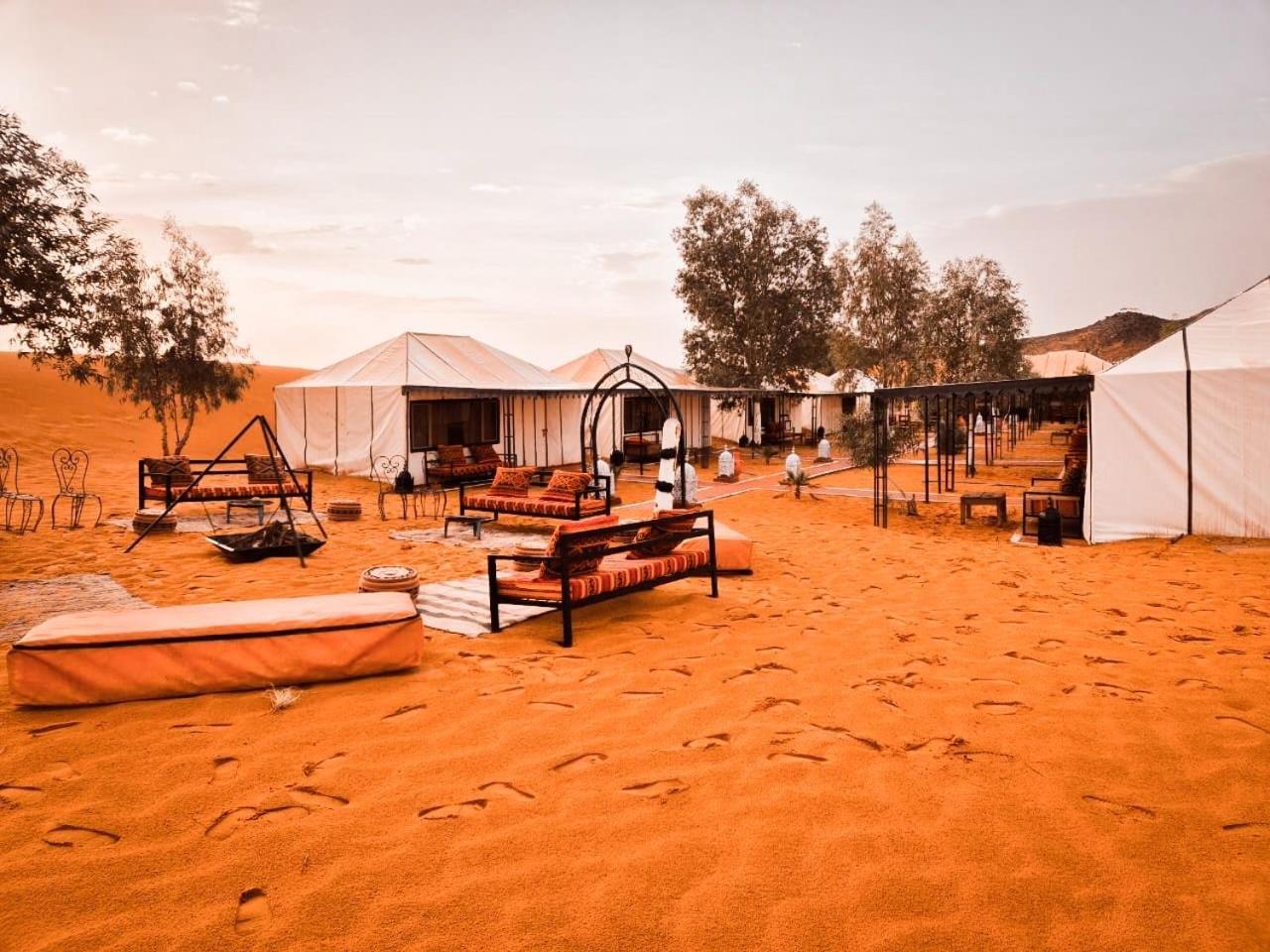 Zahra Luxury Desert Camp เมอร์ซูกา ภายนอก รูปภาพ