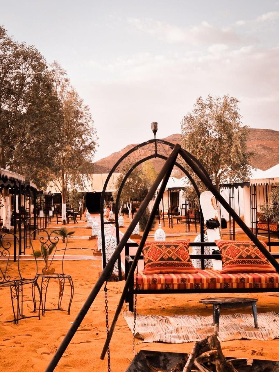 Zahra Luxury Desert Camp เมอร์ซูกา ภายนอก รูปภาพ