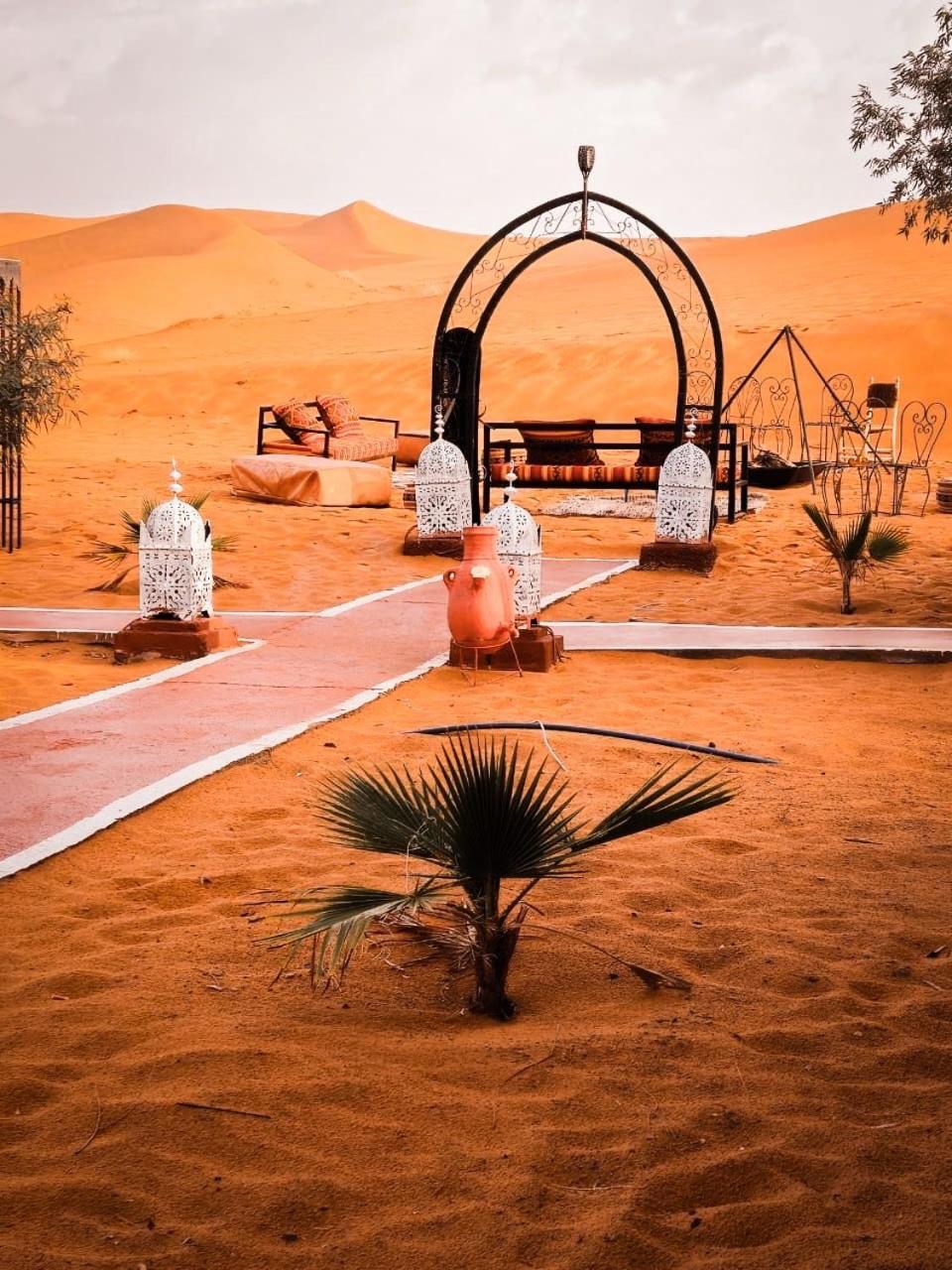 Zahra Luxury Desert Camp เมอร์ซูกา ภายนอก รูปภาพ